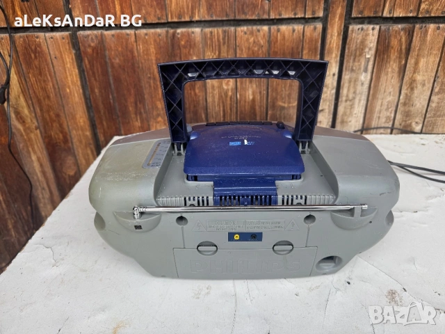 Радио касетофон Philips , снимка 2 - Радиокасетофони, транзистори - 54664007