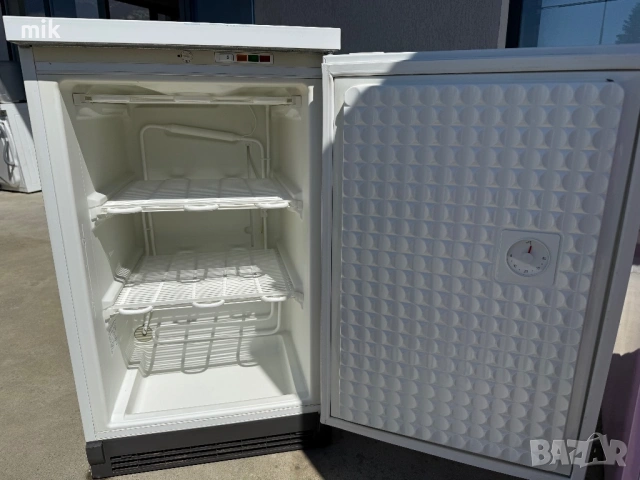 Малък фризер Bosch  3 чекмеджета, снимка 7 - Фризери - 54108308