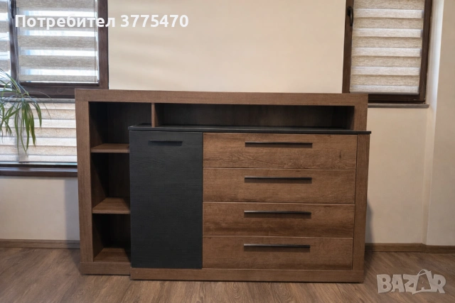 Гардероб четирикрилен с плъзгащи врати, снимка 2 - Гардероби - 54009612