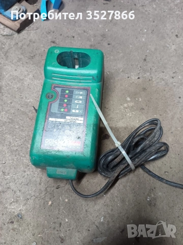 Зарядно Makita  за винтоверт , снимка 3 - Други инструменти - 55138869