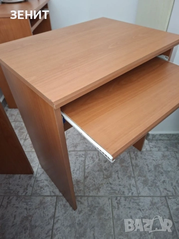 Продавам 10 ученически бюра, снимка 2 - Бюра - 54593127