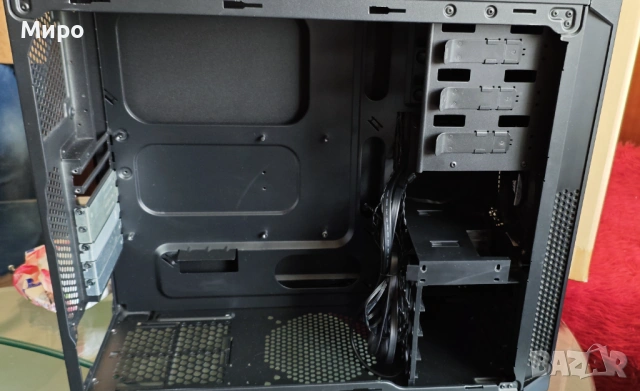 Компютърна кутия (PC Case) Corsair Carbide 200R, снимка 7 - Захранвания и кутии - 54442488