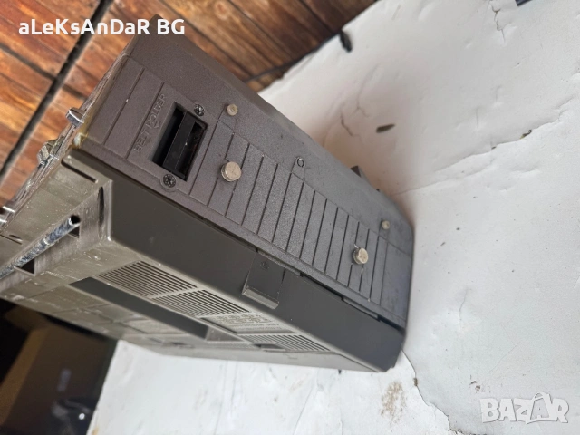 Радио касетофон hitachi trk-2200e, снимка 4 - Радиокасетофони, транзистори - 54917942