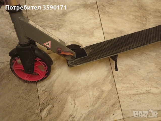 Качествена тротинетка купувана от Лидъл.Лека и здрава алуминиева рамка.С козметични забележки., снимка 3 - Ролери, кънки - 55179191