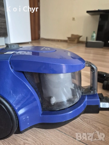 Прахосмукачка Samsung Air Track SC4300 – компактна и в отлично състояние, снимка 2 - Прахосмукачки - 55277089