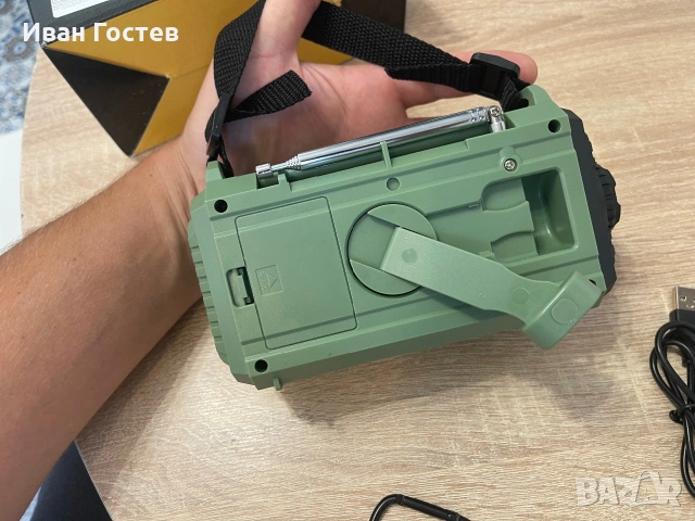 ЧИСТО НОВО Соларно Аварийно Радио ROXICOSLY 12000mAh – Динамо / Фенер / Power Bank, снимка 2 - Други - 55120728