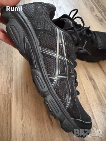 Оригинални мъжки черни маратонки Asics GEL! 43 н, снимка 2 - Маратонки - 54656800