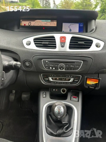 Renault Scenic 1.4tce 16v, снимка 10 - Автомобили и джипове - 54489844