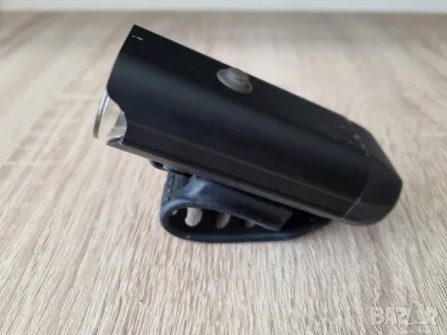 Фар за велосипед Lezyne Micro Stvzo 300+, снимка 3 - Аксесоари за велосипеди - 55420555