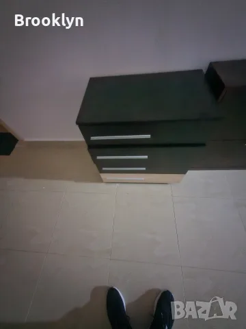Продава се скрин , снимка 2 - Скринове - 55659524