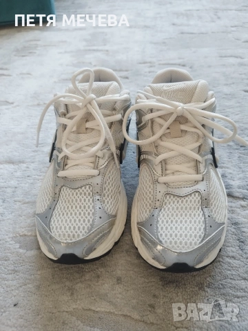 Оригинални дамски маратонки NIKE , снимка 8 - Маратонки - 54404781