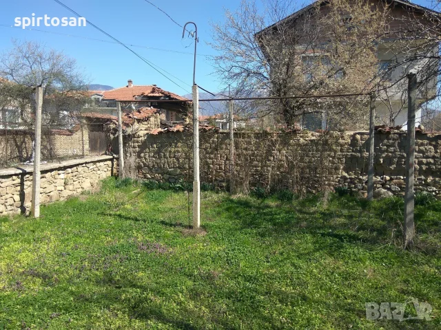 Дворно място 805 кв.м. с вписани сгради в кадастъра, снимка 3 - Парцели - 55373015