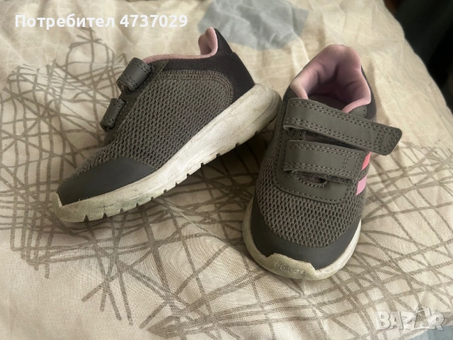 Детски маратонки Adidas 22, снимка 2 - Детски маратонки - 54316186