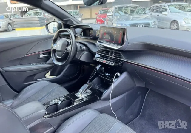 Peugeot 208 GT-Line , automatic, keyless, distronic, снимка 7 - Автомобили и джипове - 55508041