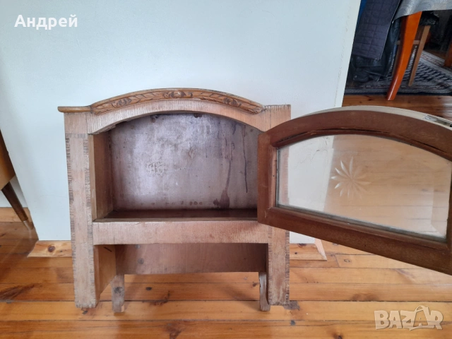 Стар Дървен шкаф,етажерка, снимка 3 - Антикварни и старинни предмети - 53950335