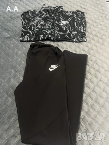 Дамски спортен екип Nike