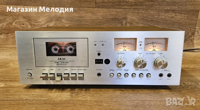 Касетен дек Akai CS-707D – Винтидж аналогов шедьовър от Златната ера, снимка 2 - Декове - 55483758
