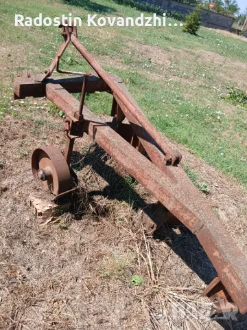  Руски плуг 4× 25, снимка 2 - Селскостопанска техника - 55445823