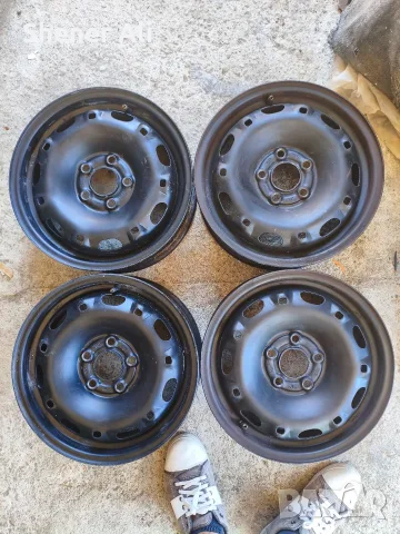 Оригинални VW стоманени джанти 14" 5x100 ET35 + тасове Sparco, снимка 2 - Аксесоари и консумативи - 55501193