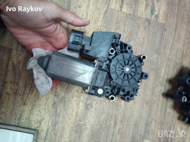 Машинка Стъкло Ауди А3 8L - A4 B5 - A6 C4 , 119024113 , 0536001401, снимка 2 - Части - 54930806