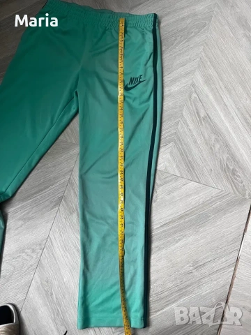 Оригинално долнище Nike страхотен цвят, снимка 3 - Спортни дрехи, екипи - 54545854