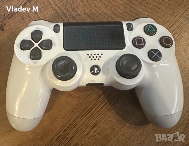 Джойстик DualShock 4 , снимка 3 - Джойстици и геймпадове - 54652427
