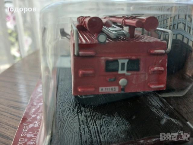 Ретро мащабен модел количка Зил 130 пожарна, снимка 4 - Коли, камиони, мотори, писти - 54332771