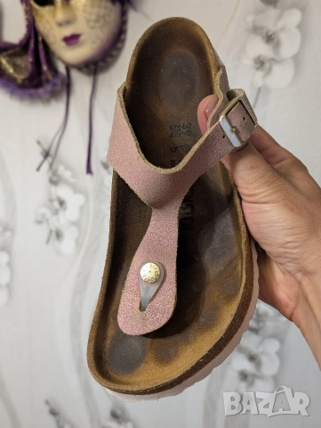 чехли Birkenstock GIZEH Suede Metallic Rose Copper номер 39 , снимка 4 - Чехли - 55052958