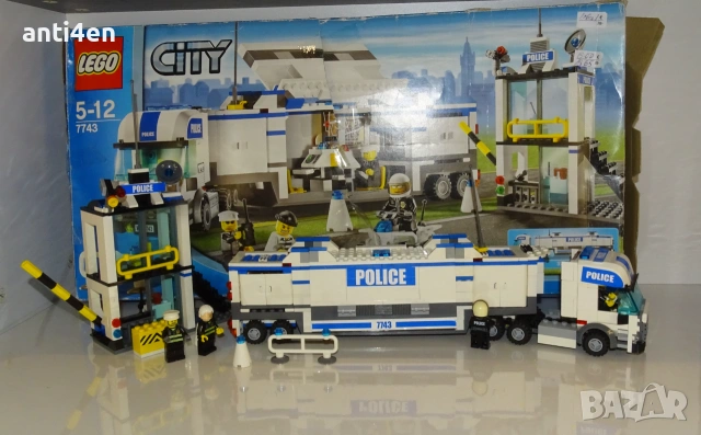 LEGO City 7743 – Полицейски мобилен команден център 