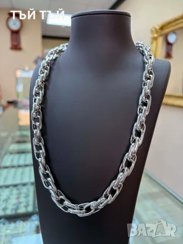 Продава се чисто нов сребърен ланец
