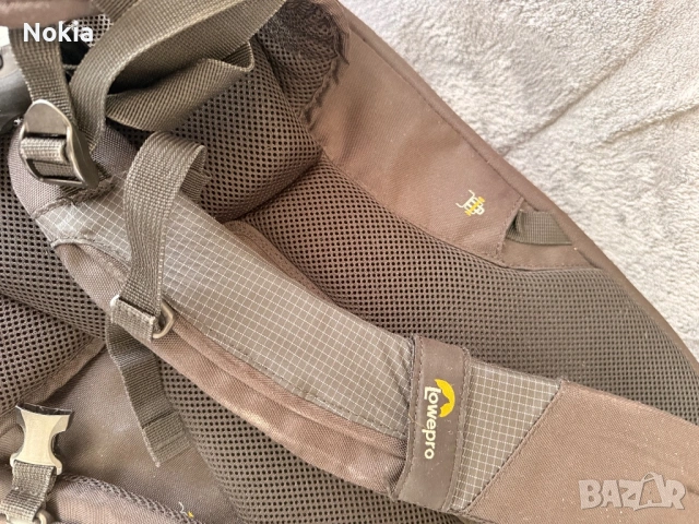 Фотографска раница LowePro BP 250 AW II, снимка 7 - Чанти, стативи, аксесоари - 54493917