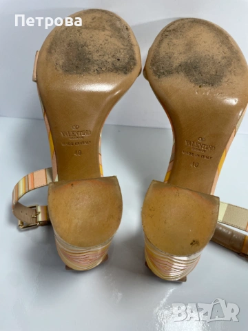 Кожени сандали Valentino Garavani 40 Оригинал, снимка 9 - Сандали - 54439293