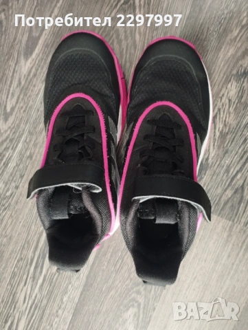 Детски маратонки Адидас 33 номер, снимка 4 - Детски маратонки - 54098826