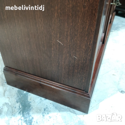 Витрина-шкаф Chesterfield махагон, снимка 4 - Секции и витрини - 53432459