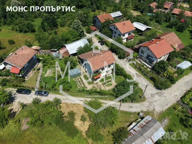 Двуетажна просторна къща в село Стоките, обл. Габрово., снимка 2 - Къщи - 55349179