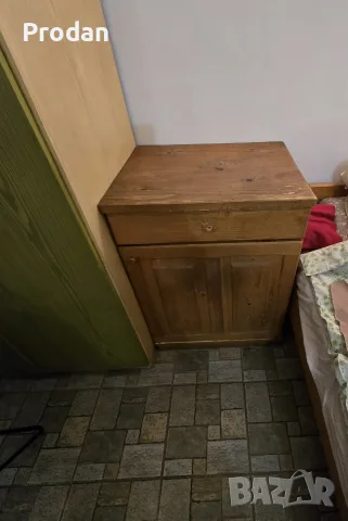 Нощно шкафче 65 x 51 x 88 см