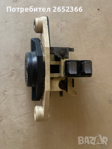 BOSCH 1 197 311 005 Регулатор на генератор 14 волта, снимка 2 - Части - 55089765