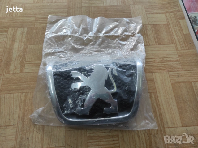 Предна емблема Пежо Партнер 2004-2007г - 9644759077, снимка 2 - Части - 54290829