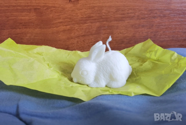 Три свещи с формата на зайче, мида и снежен човек