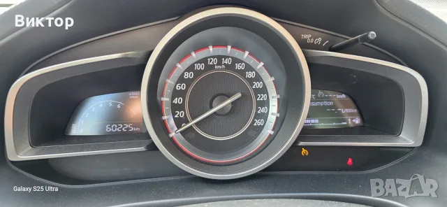 Mazda 3 2016 1.5i 101 кс., снимка 6 - Автомобили и джипове - 55513799