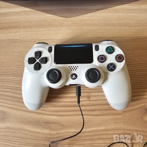 Хакнат бял PS4 Pro + много игри, аксесоари и кутия PlayStation 4 5 PRO PS4 PS5 Плейстейшън Про, снимка 6 - PlayStation конзоли - 54589545