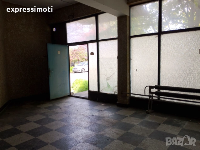 склад 100м2, кв. Аспарухово, снимка 2 - Складове - 54452402