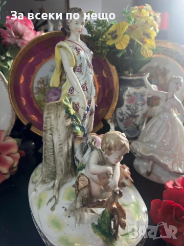 Sitzendorf Germany  Circa 1904 “ Дамата с херувим и куче” Код P2253, снимка 18 - Колекции - 54241563