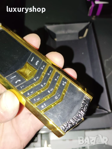 БЕЗПЛАТНА ДОСТАВКА! Vertu Signature Gold + Aligattore Skin, цена: 100 евро, снимка 5 - Vertu - 54975332