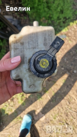 казанче за спирачна течност VW Touran 2006г