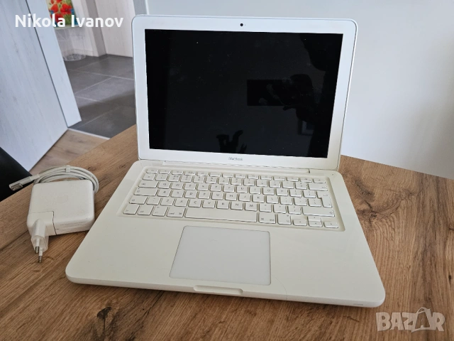 MacBook White Unibody 13" (Late 2009 / A1342) за части + оригинално зарядно MagSafe