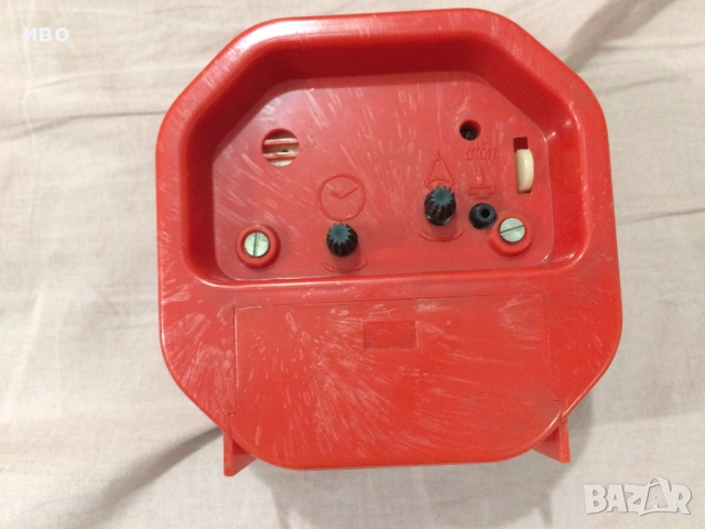 Настолни часовници - електронни  и механични от соца, снимка 6 - Други ценни предмети - 22271392