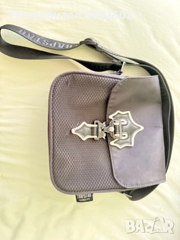 Продавам мъжка чанта Trapstar. 