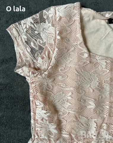 Дантелена рокля в цвят пепел от рози