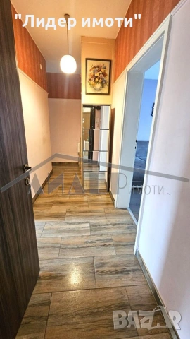 2-стаен панел - 65 кв.м. до Панаира, снимка 15 - Апартаменти - 55202341